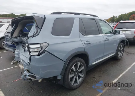 2024 Honda Pilot Touring z USA, uszkodzony, nr VIN 5FNYG2H79RB004817